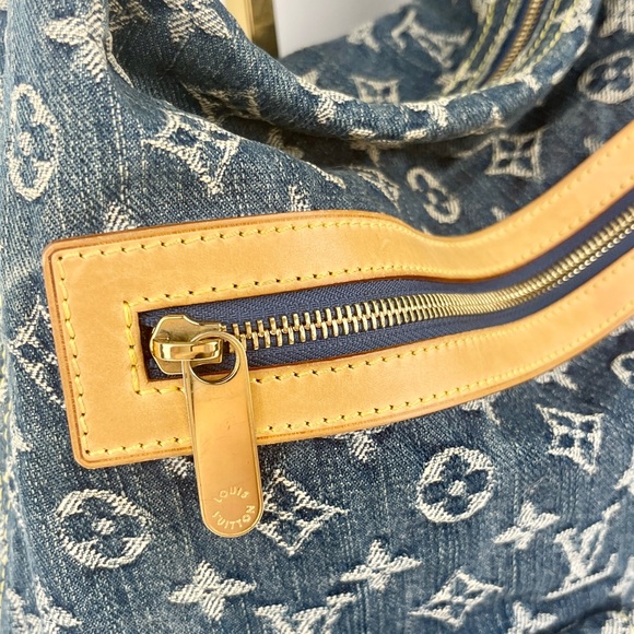 LOUIS VUITTON DENIM BAGGY GM SHOULDER BAG - Picture 5 of 13
